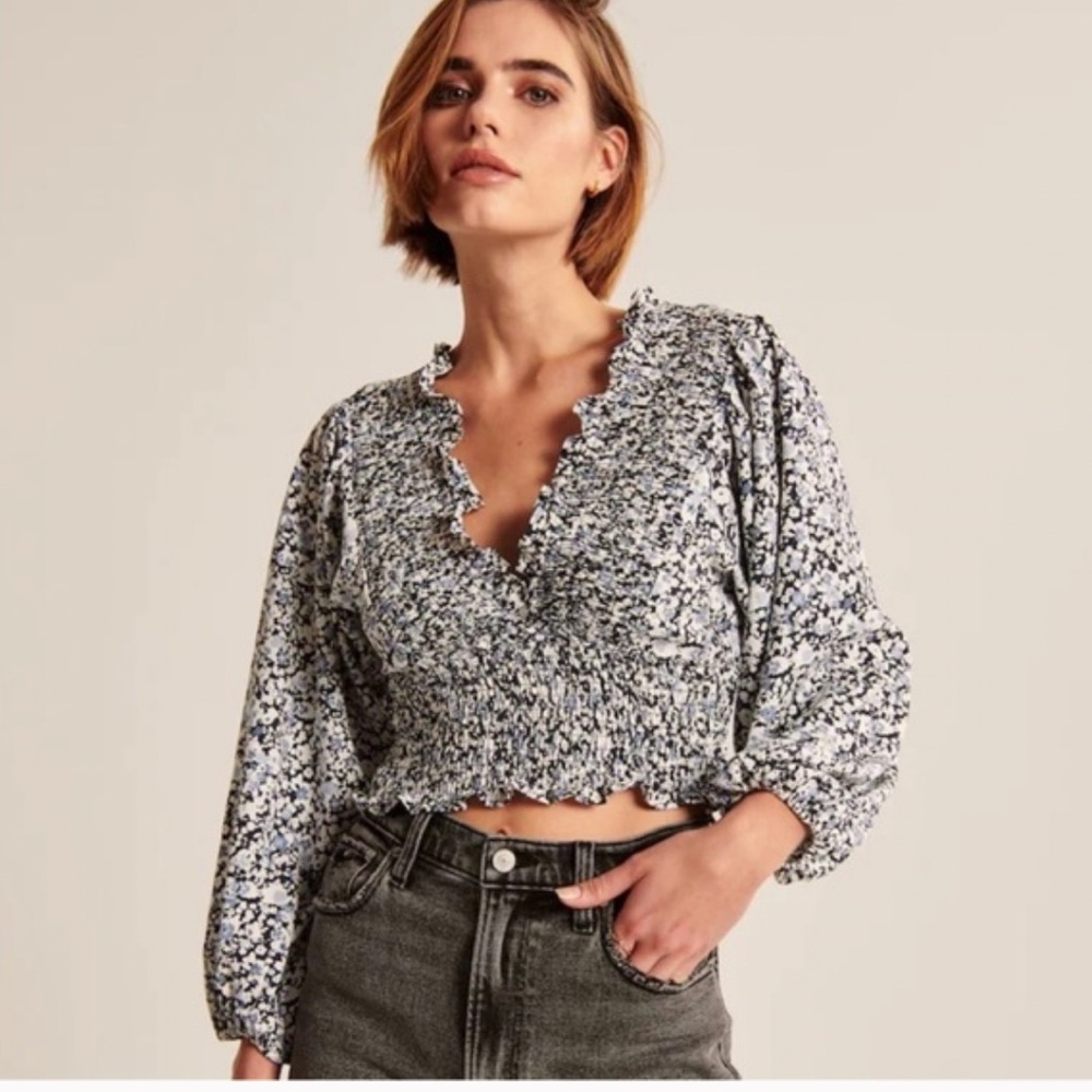 Abercrombie Smocked Puff Sleeve Floral top